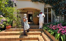 Ipe Tombe Guest Lodge - Midrand